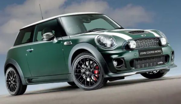 Вдъхновен от автомобила Challenger, използван в състезателни серии по целия свят, този Mini хечбек има невероятно управление. Той е страхотен за начинаещи шофьори благодарение на своя 1,6-литров двигател с турбокомпресор. Наличен на пазара за малко под 5000 евро, този модел е любим на феновете на Mini.